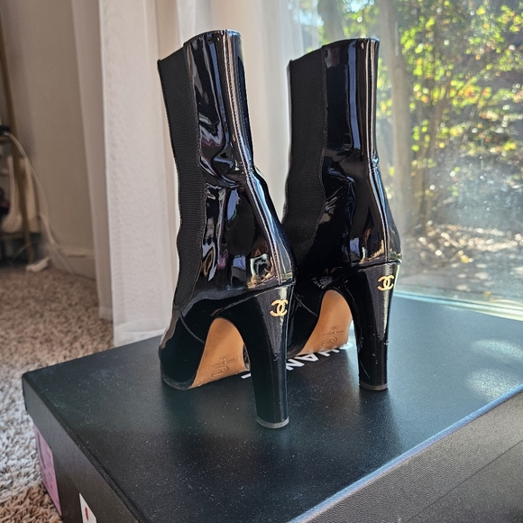 Chanel boots - Picture 2 of 15